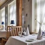 Und Restaurant Joerg Mueller 4*