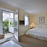 Und Restaurant Joerg Mueller Szálloda 4*