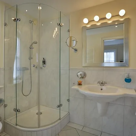 Und Restaurant Jorg Muller Otel