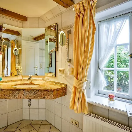 Und Restaurant Joerg Mueller 4*