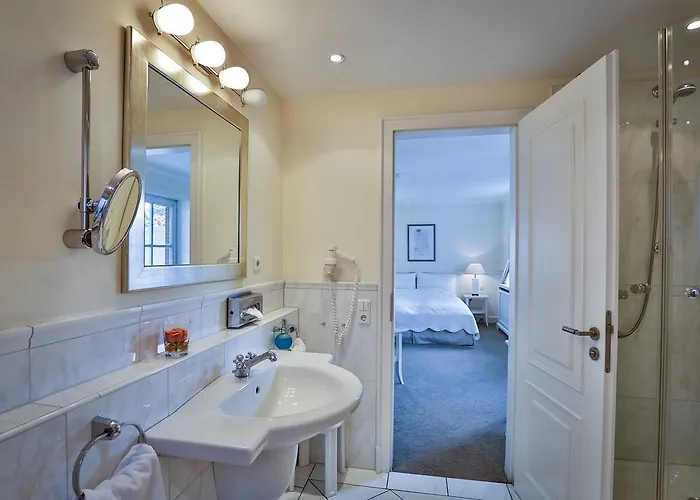 מלון Und Restaurant Joerg Mueller