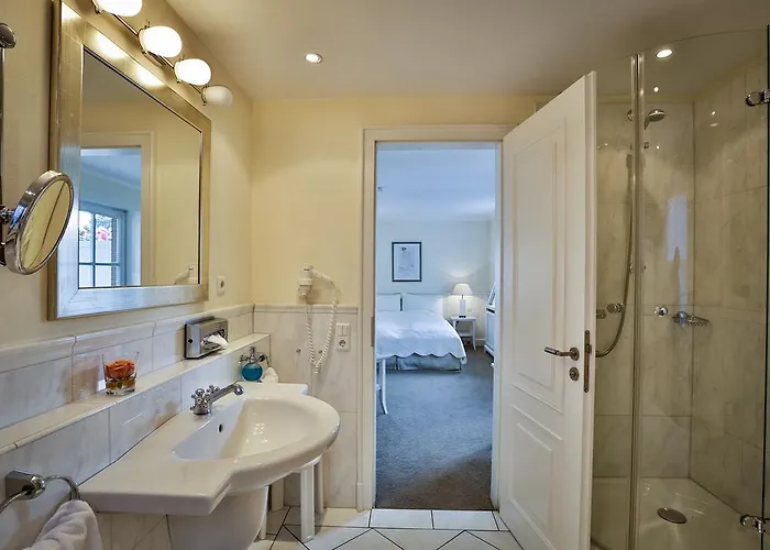 Und Restaurant Joerg Mueller מלון