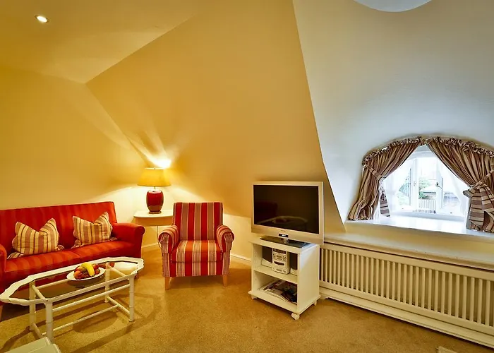 מלון Und Restaurant Joerg Mueller 4*